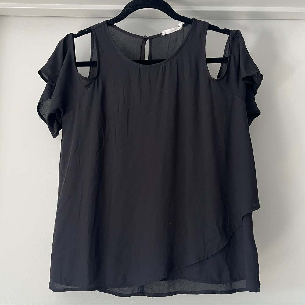 LUSH | Cold Shoulder Cutout Blouse | Black | Small